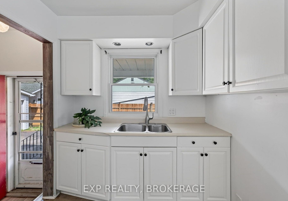 650-hillside-drive-gananoque-ontario-x13634636