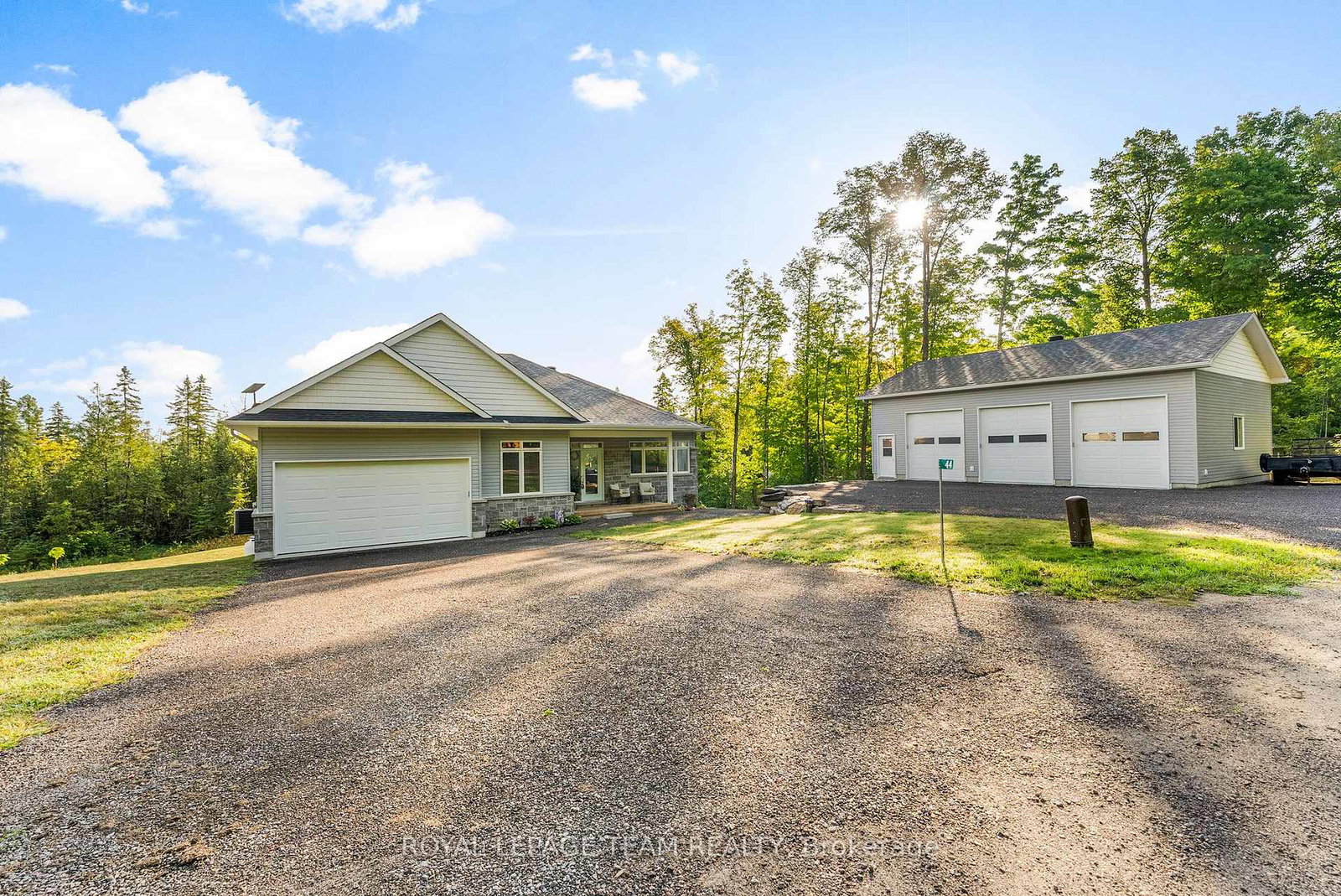 44-morning-flight-court-greater-madawaska-ontario-x13634782