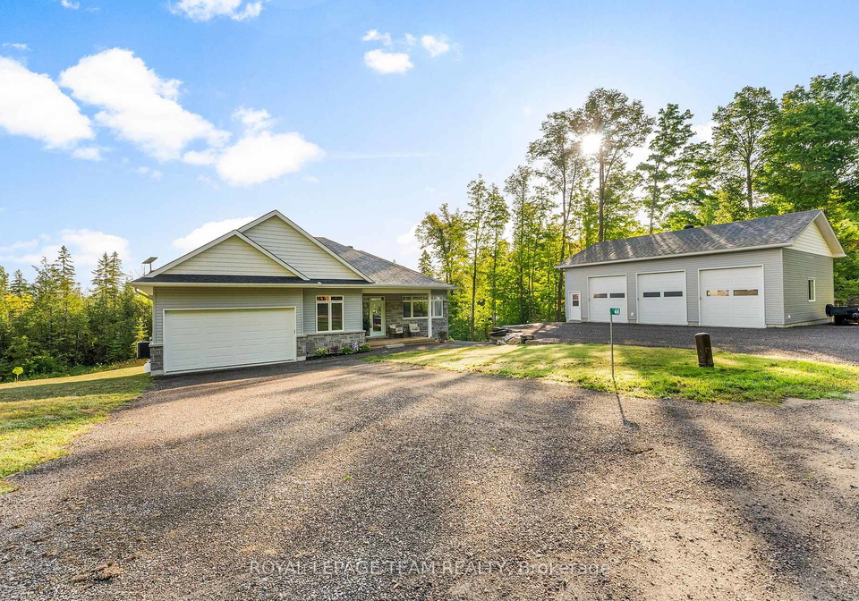 44-morning-flight-court-greater-madawaska-ontario-x13634782