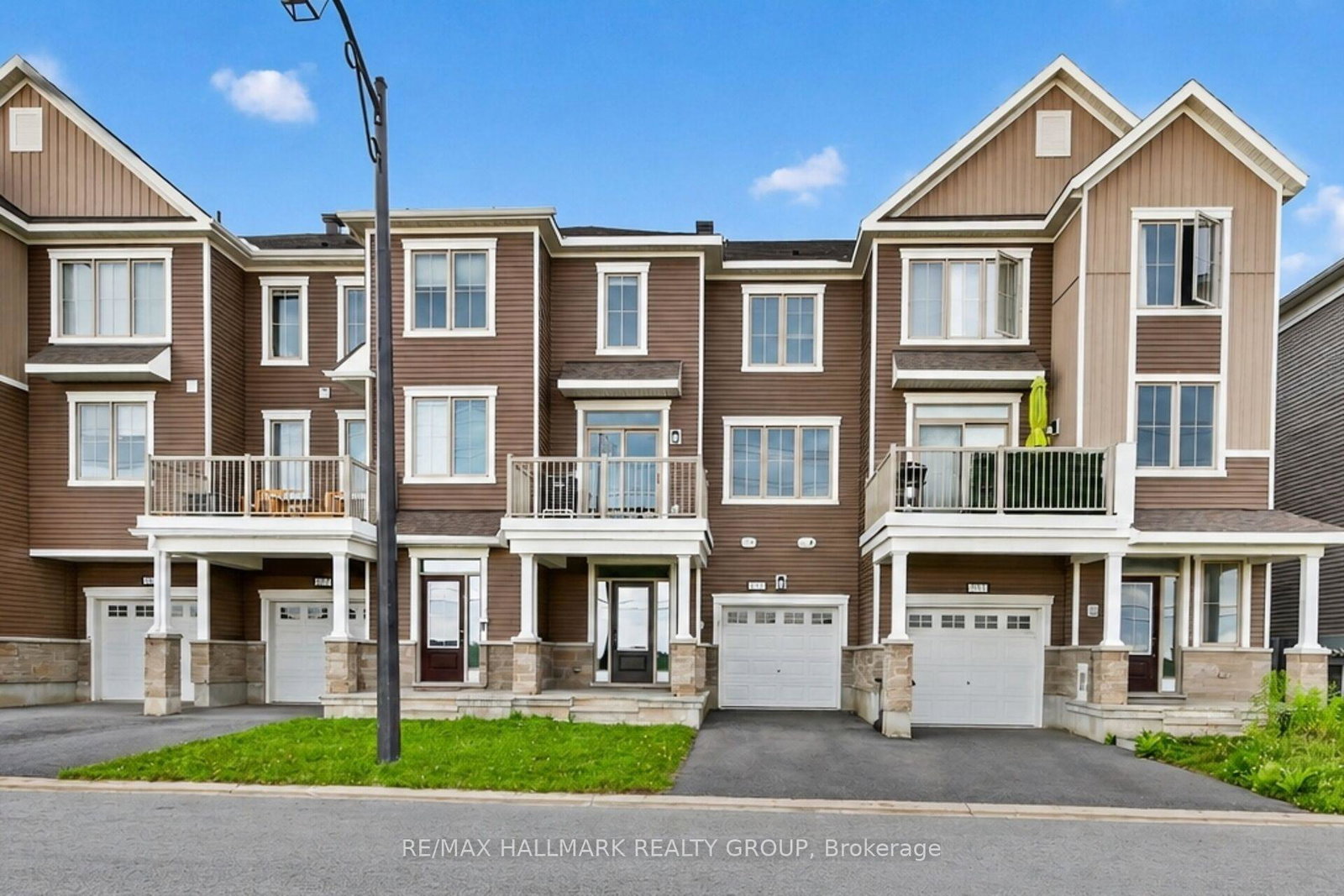 235-hibernian-walk-kanata-ontario-x13634924