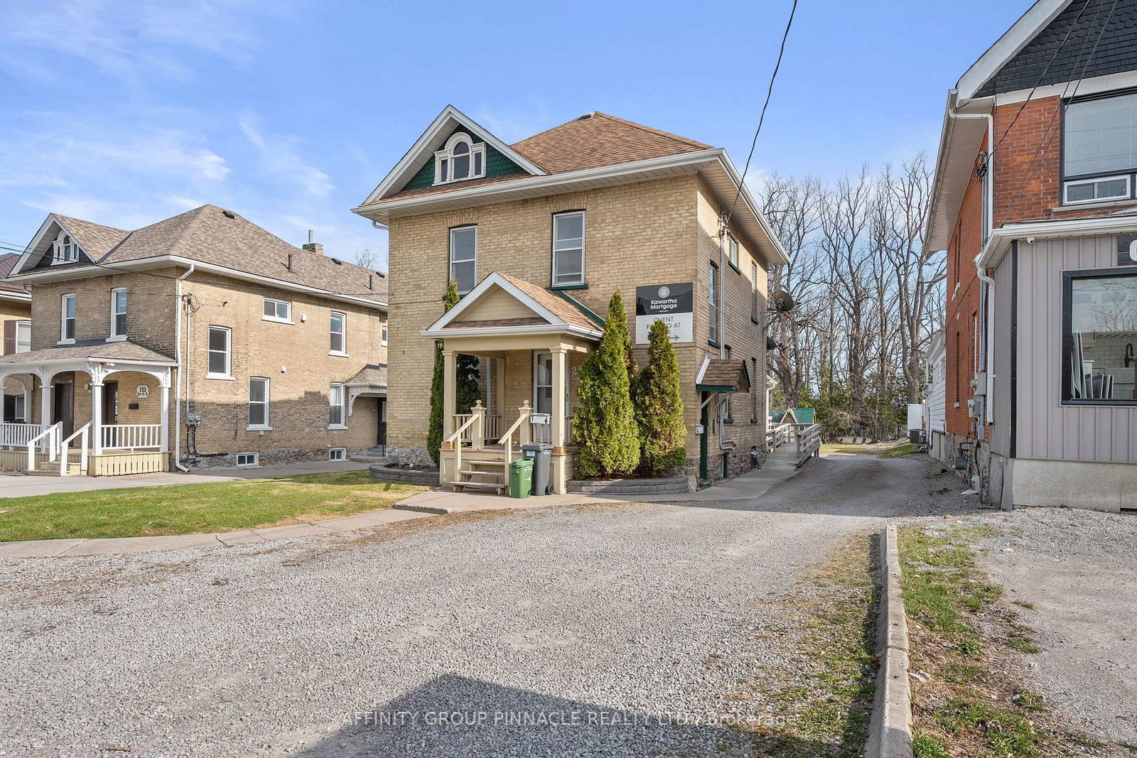 255-kent-street-w-kawartha-lakes-ontario-x13635054