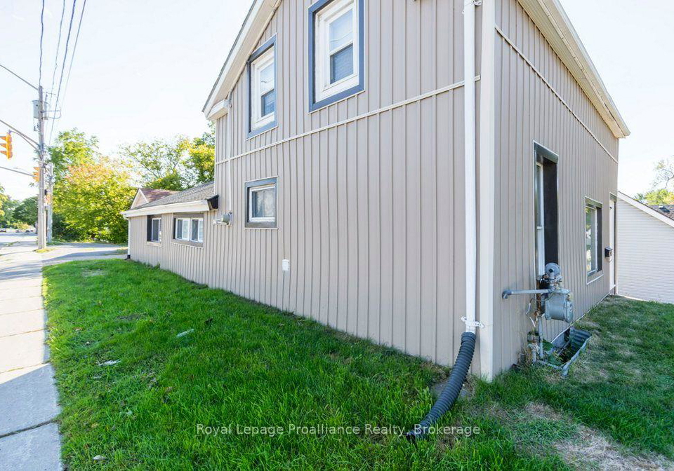 95-grier-street-belleville-ontario-x13635398