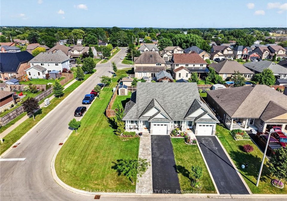 105-anastasia-boulevard-west-lincoln-ontario-x13635700