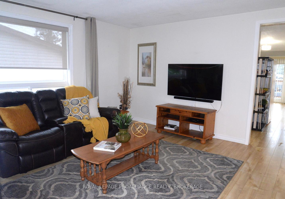 108-elmwood-drive-gananoque-ontario-x13635792