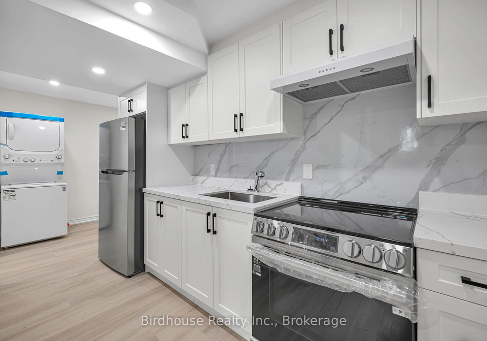 108-lindsay-street-s-kawartha-lakes-ontario-x13635838