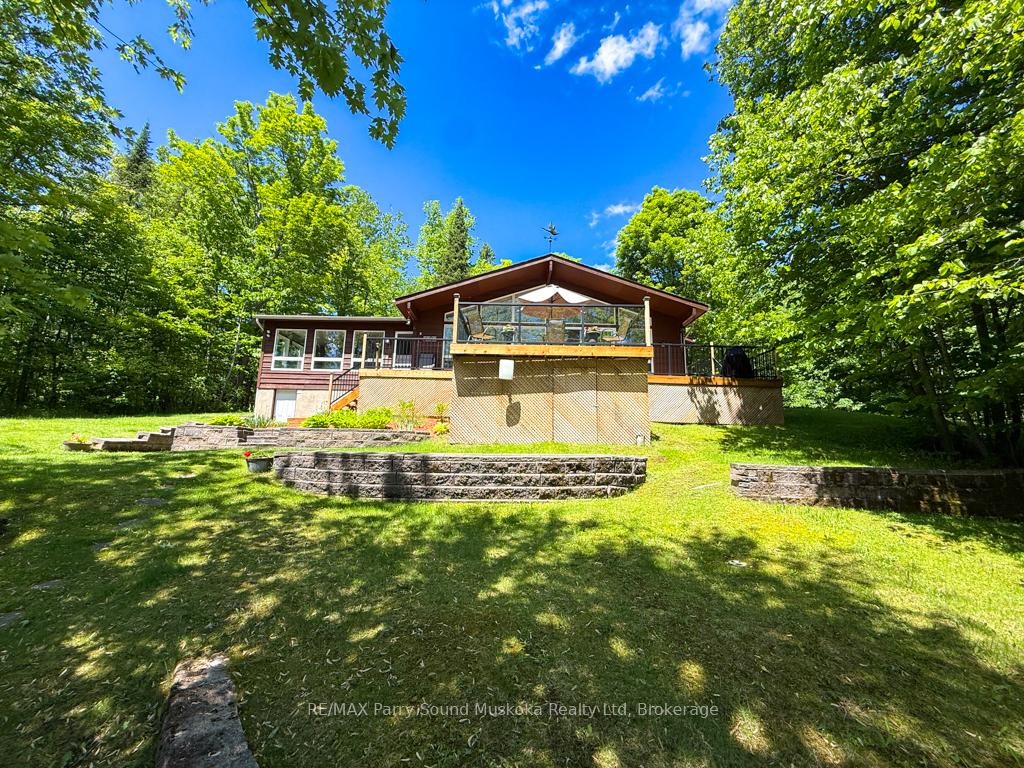 17-lizzies-lane-mckellar-ontario-x13635938