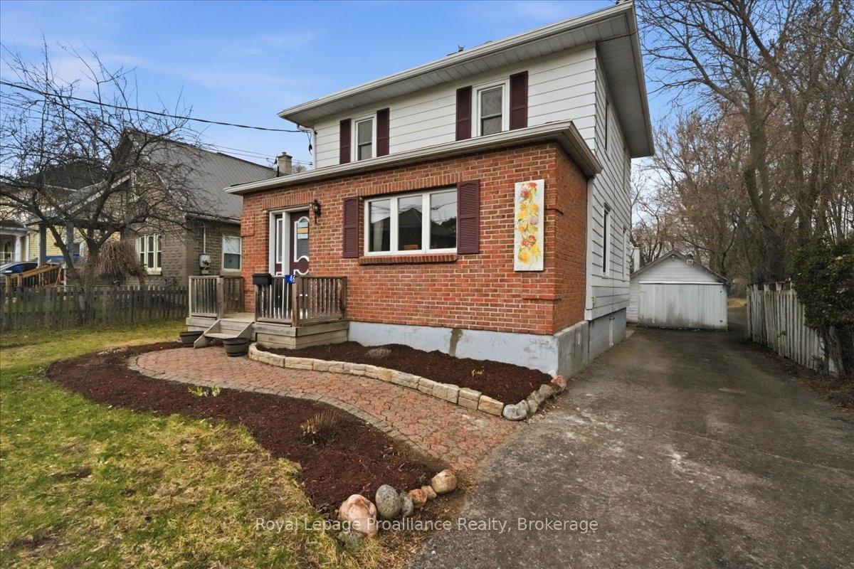 46-victoria-street-quinte-west-ontario-x13635972