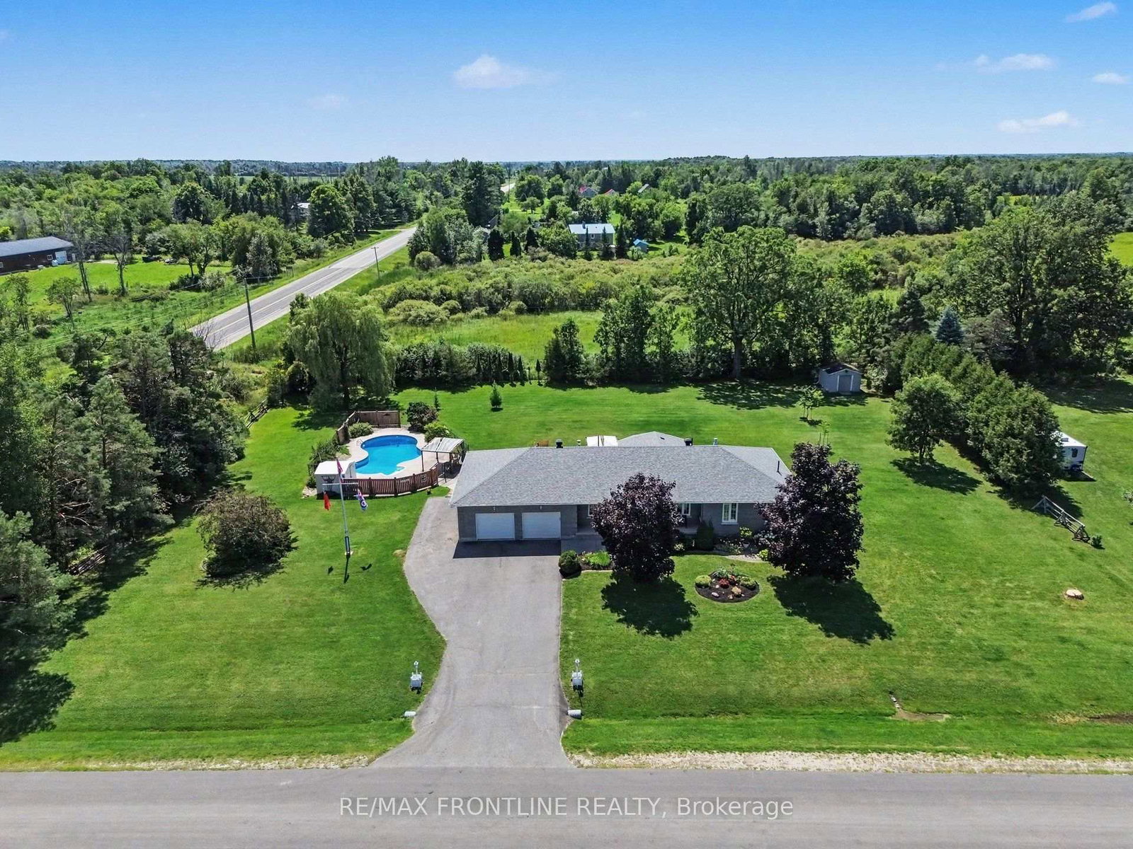 256-orchard-crescent-tay-valley-ontario-x13636028