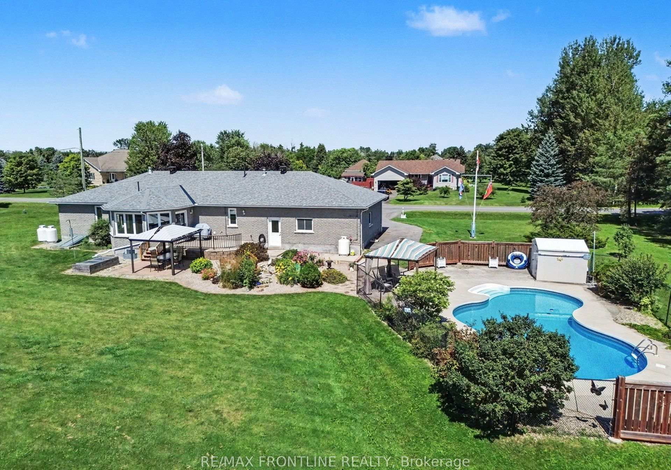 256-orchard-crescent-tay-valley-ontario-x13636028