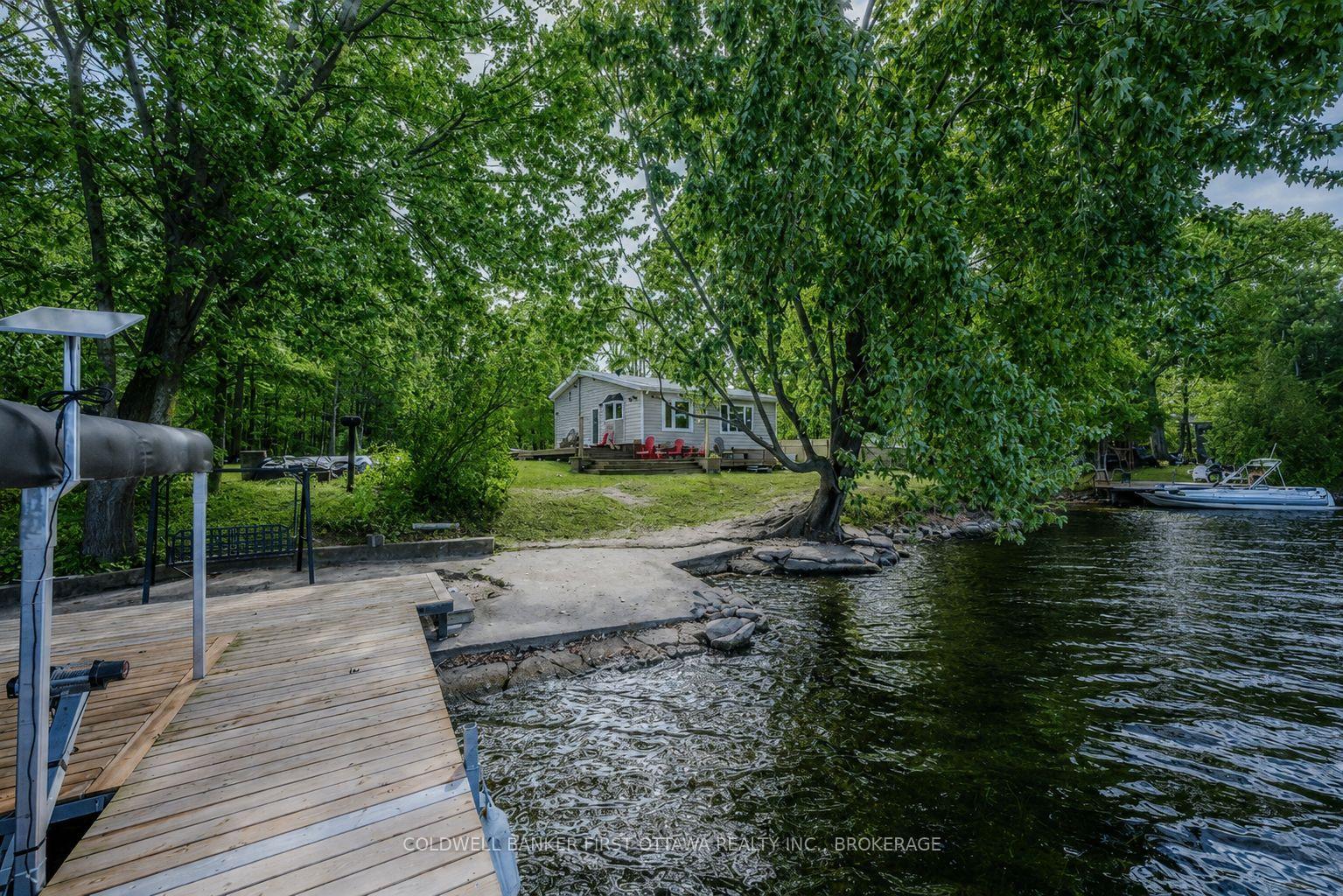 1127-perry-lane-frontenac-ontario-x13636126