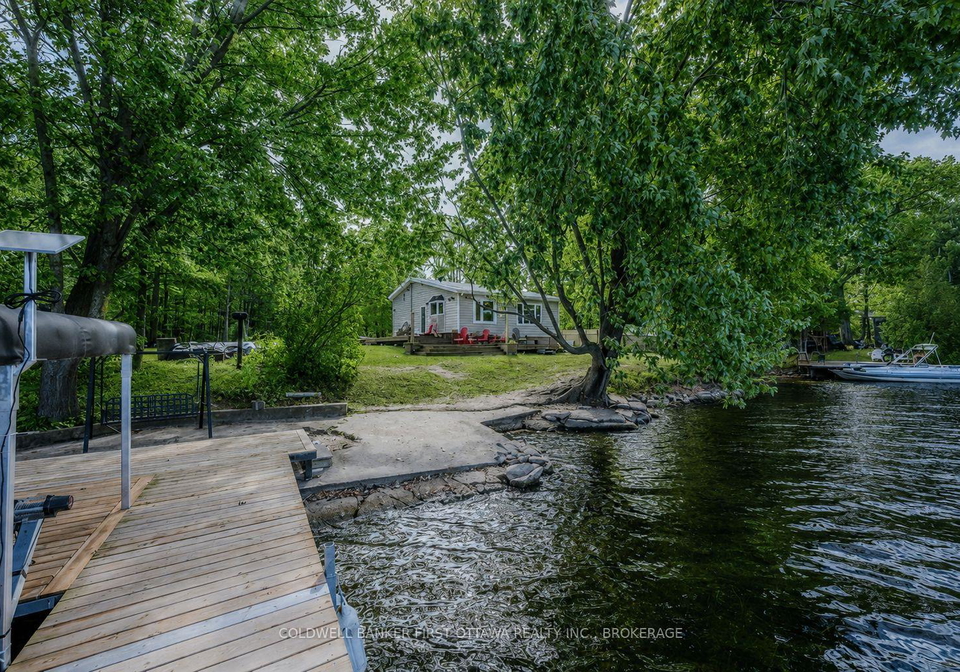 1127-perry-lane-frontenac-ontario-x13636126