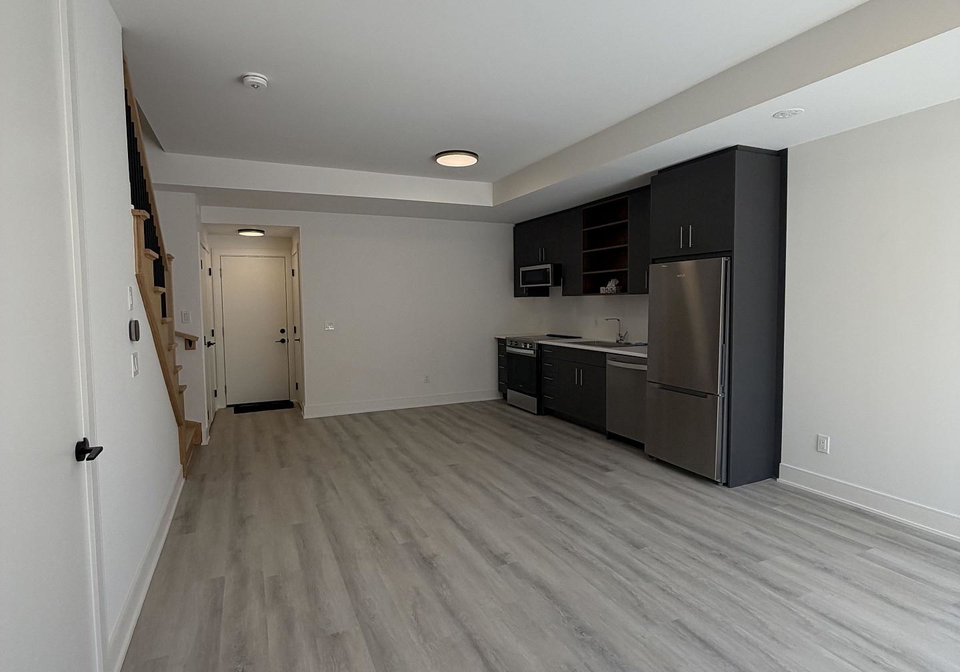 152-everett-common-st-catharines-ontario-x13636284
