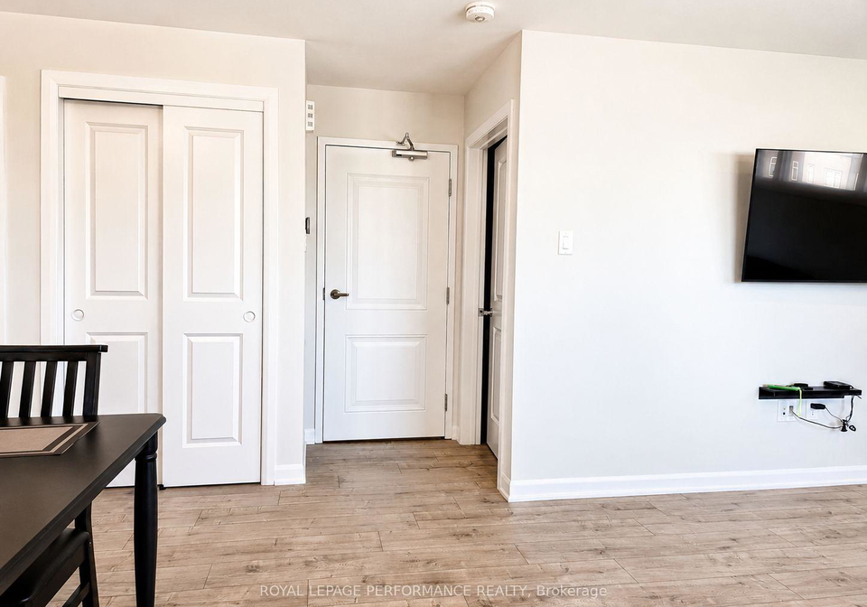1029-creekway-private-kanata-ontario-x13636446