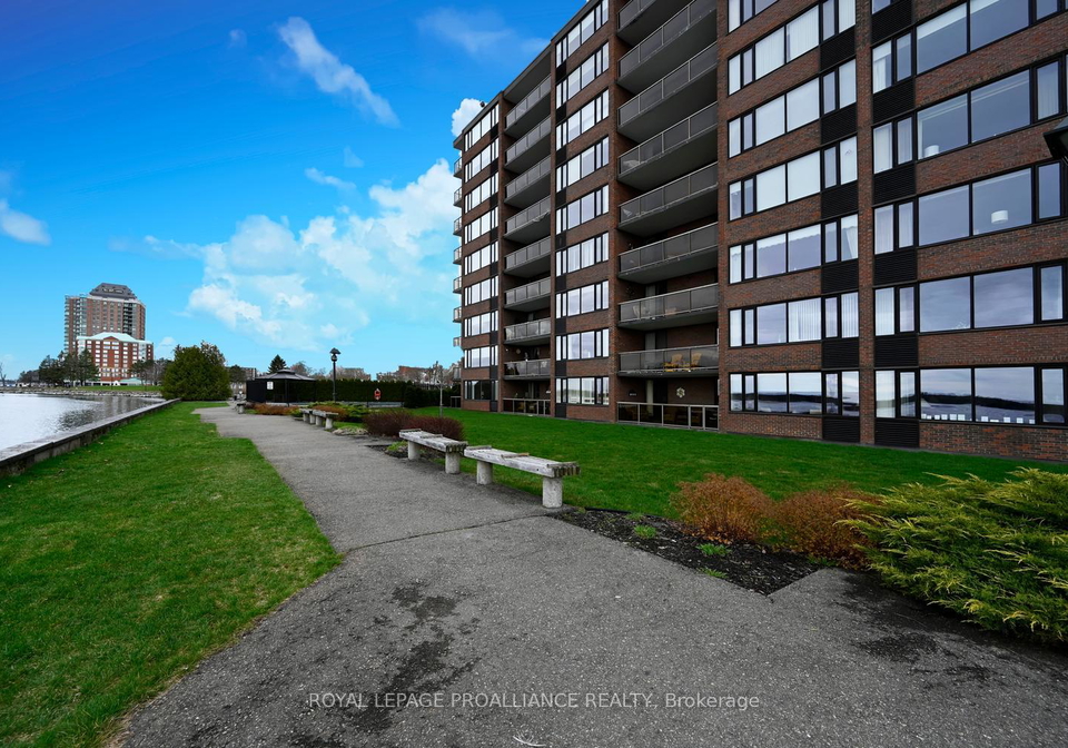 55-e-water-street-brockville-ontario-x13636884