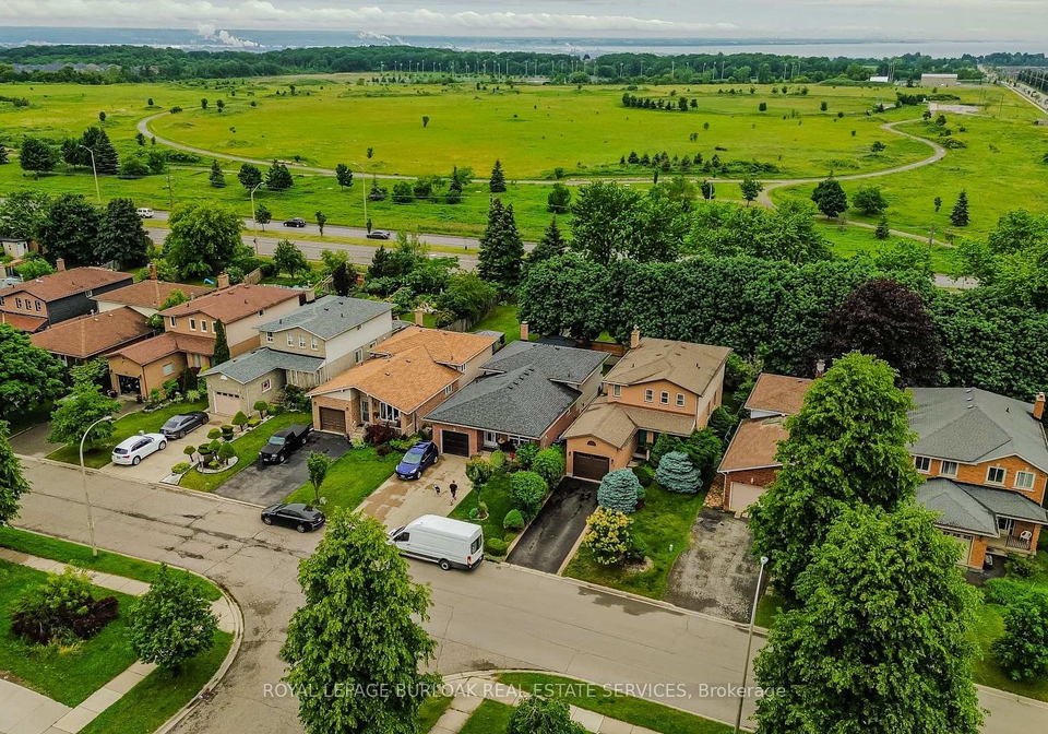 12-branthaven-drive-hamilton-ontario-x13636956