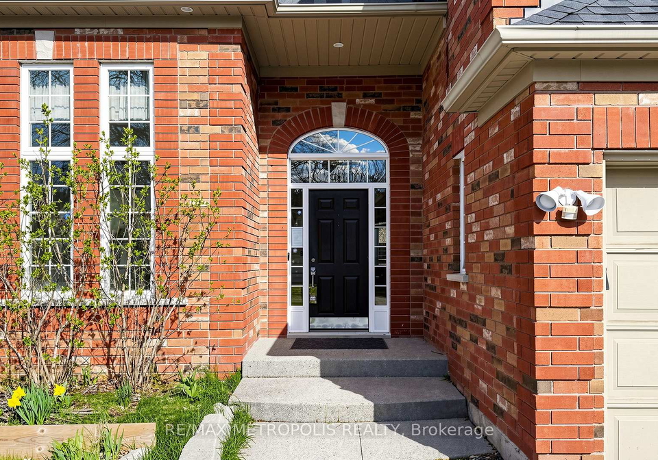 183-valmont-court-hamilton-ontario-x13637070