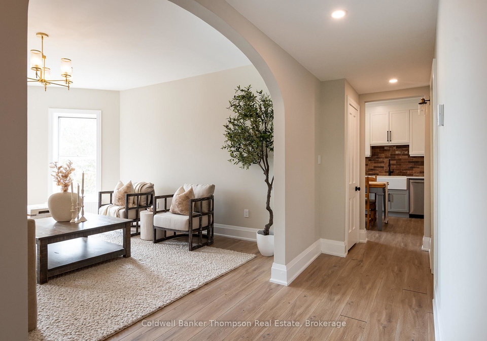17-west-street-n-huntsville-ontario-x13637364
