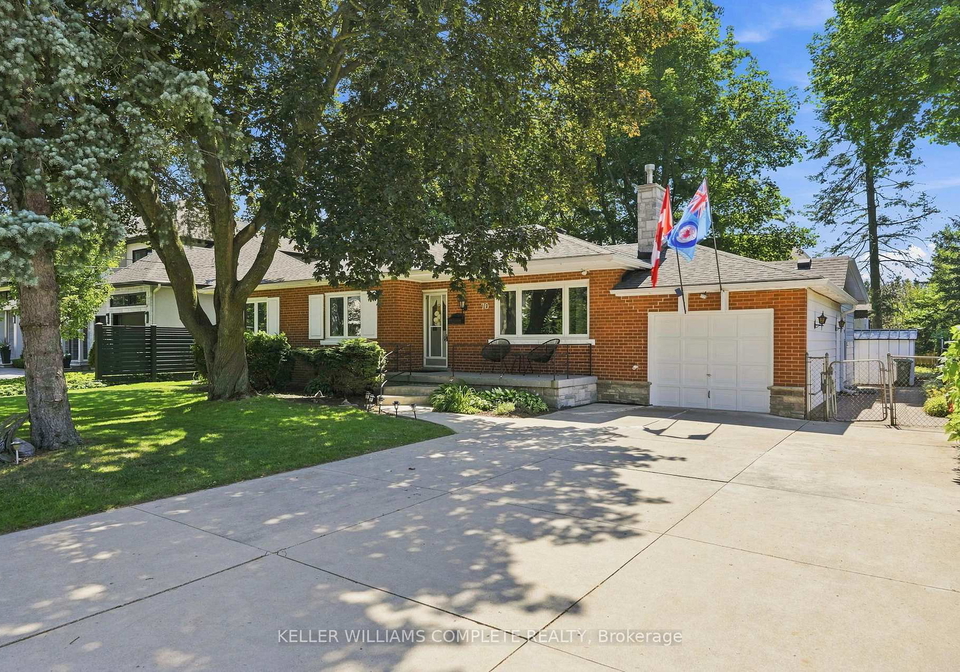 70-floresta-court-hamilton-ontario-x13637378