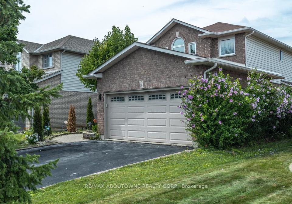 14-sable-drive-hamilton-ontario-x13638170