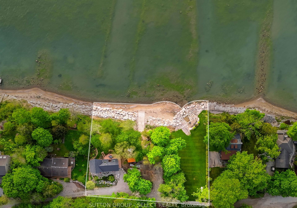 5284-cliff-road-lambton-shores-ontario-x13638172