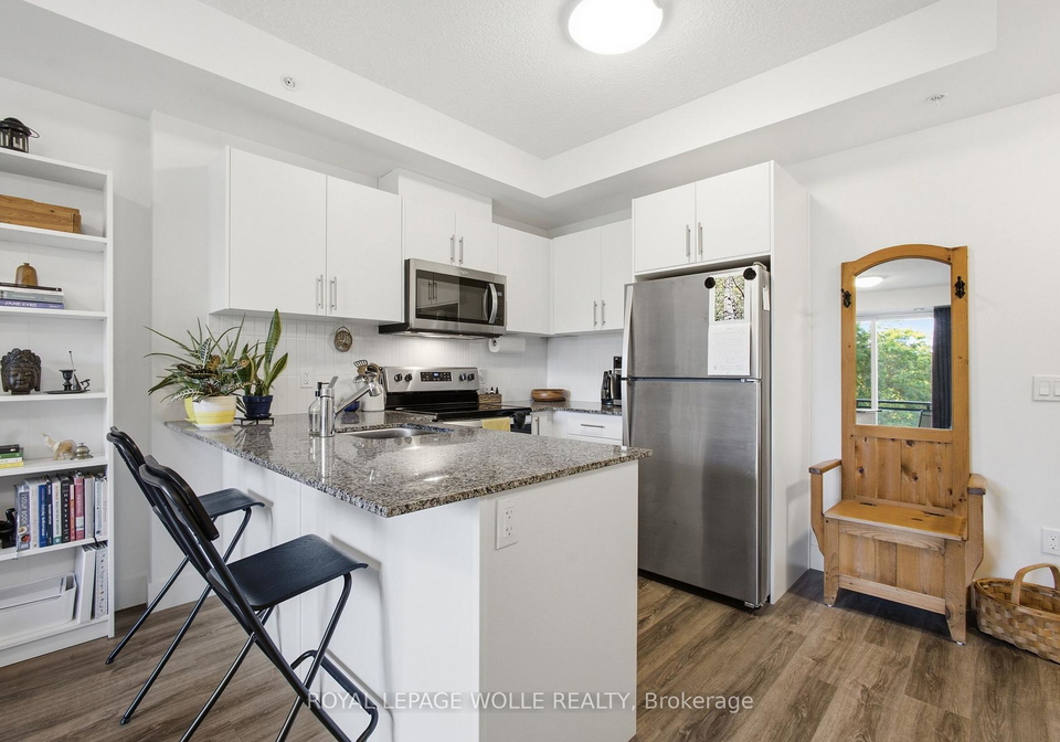 107-roger-street-waterloo-ontario-x13638310
