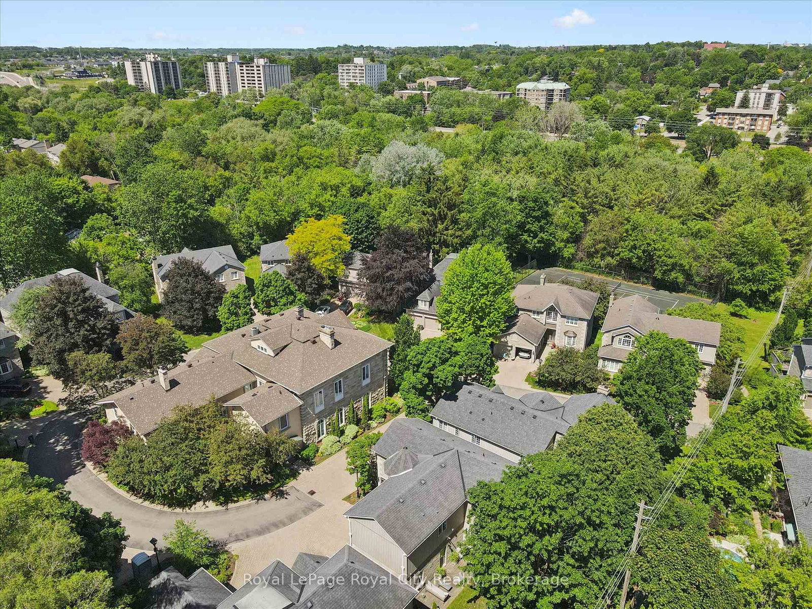 25-manor-park-crescent-guelph-ontario-x13638520