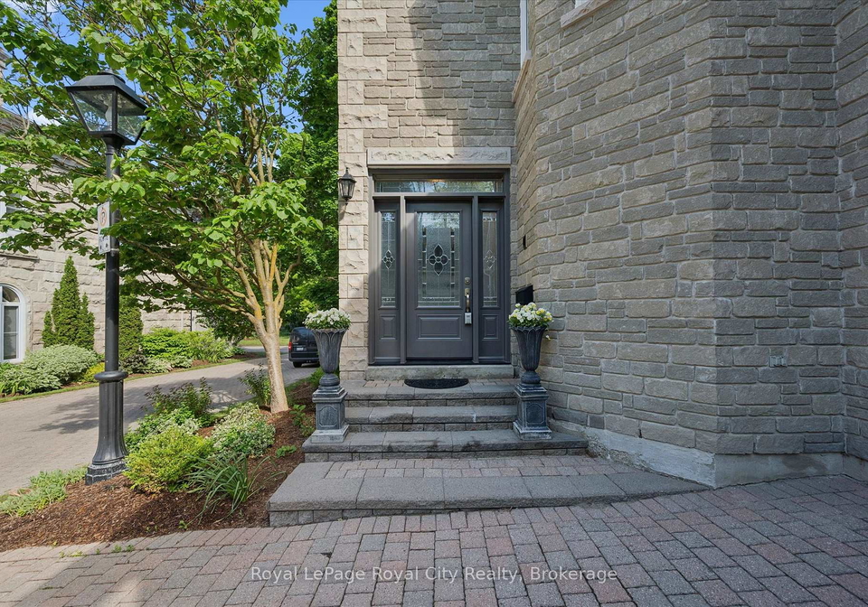 25-manor-park-crescent-guelph-ontario-x13638520