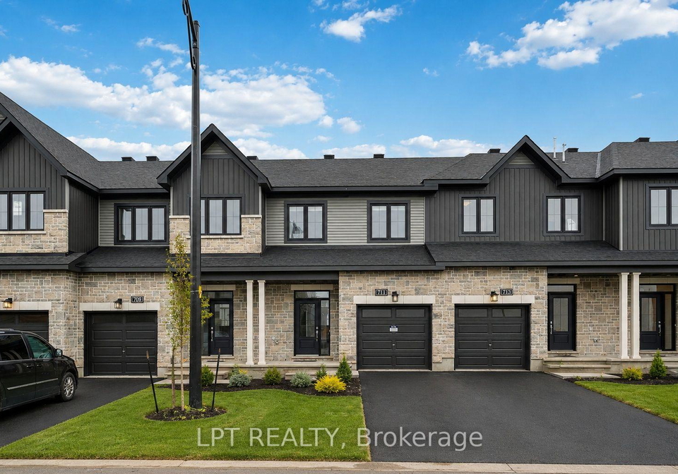 711-fairline-row-kanata-ontario-x13638708