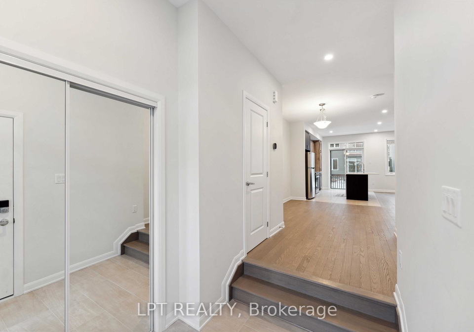 711-fairline-row-kanata-ontario-x13638708
