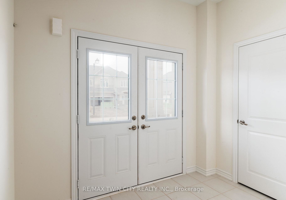 33-dennis-avenue-brantford-ontario-x13639112