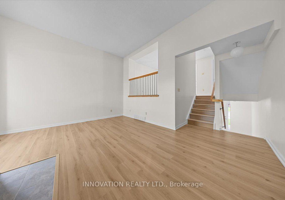 76-esterlawn-private-ottawa-ontario-x13639388