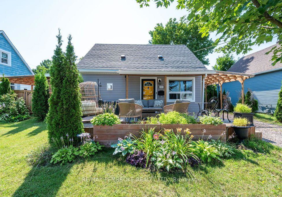 597-almira-street-s-pembroke-ontario-x13639590