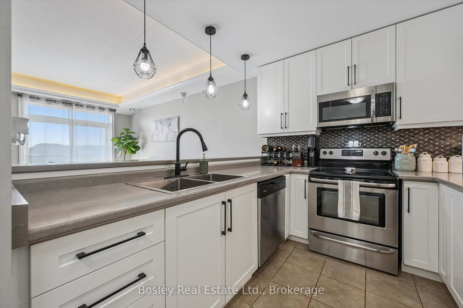 2-colonial-drive-guelph-ontario-x13639728