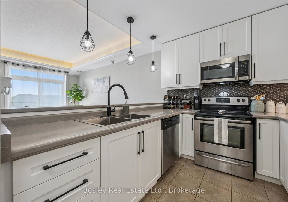 2-colonial-drive-guelph-ontario-x13639728