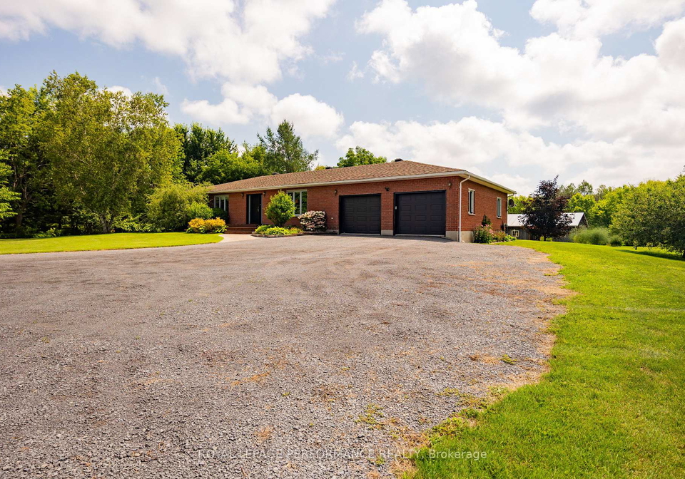 3610-cloverside-road-north-stormont-ontario-x13639838