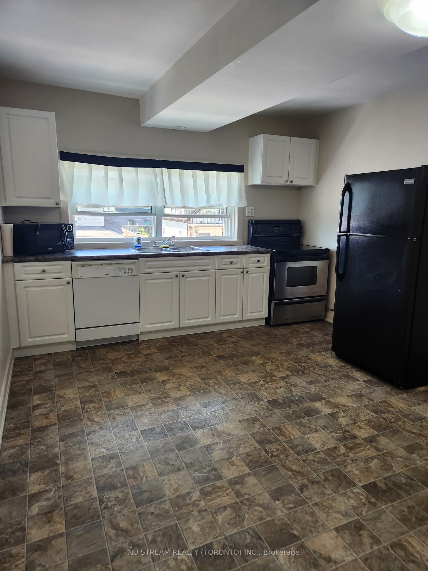 5696-buchanan-avenue-niagara-falls-ontario-x13639954