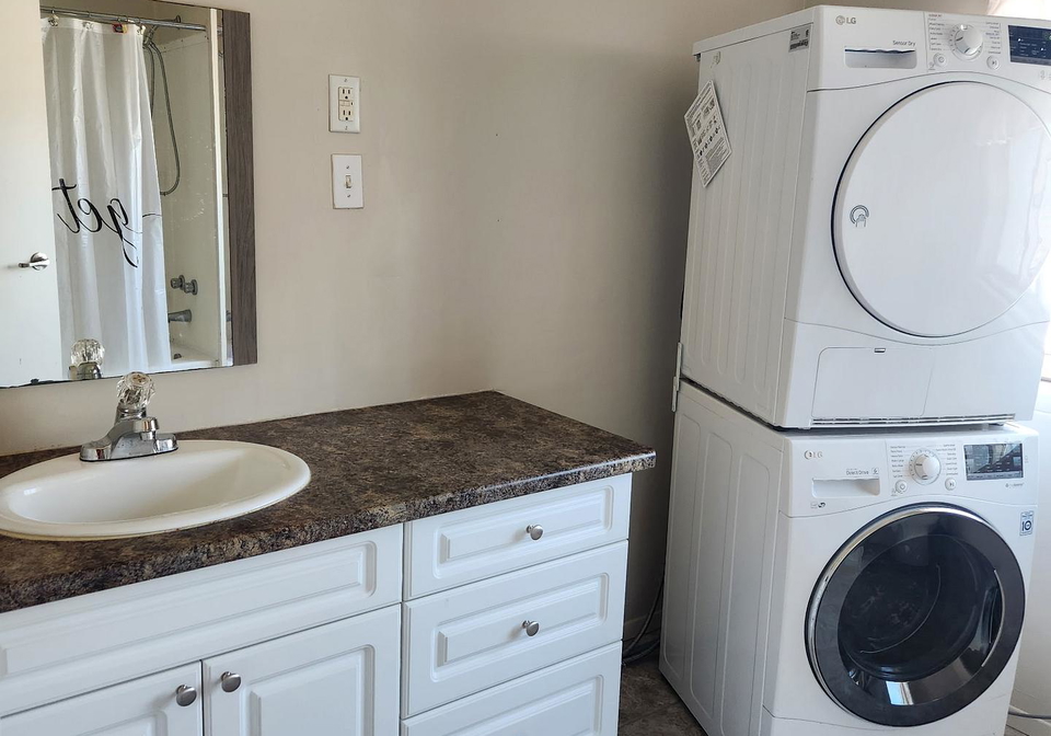5696-buchanan-avenue-niagara-falls-ontario-x13639954