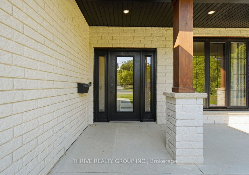 18-mcnab-street-strathroy-caradoc-ontario-x13639958