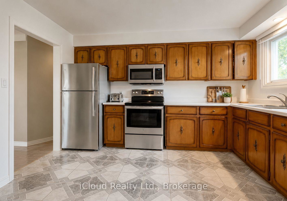 143-morenz-crescent-kingston-ontario-x13640092