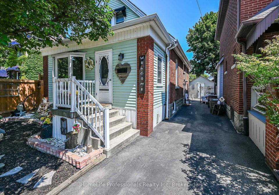 13-paisley-avenue-s-hamilton-ontario-x13640608