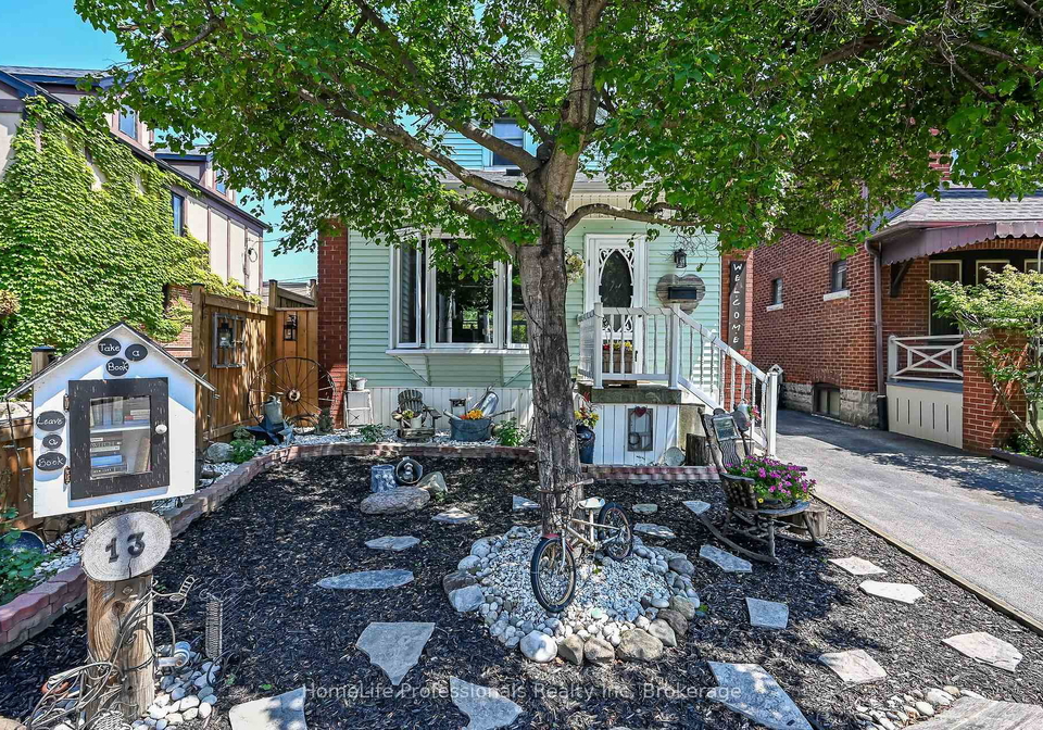 13-paisley-avenue-s-hamilton-ontario-x13640608