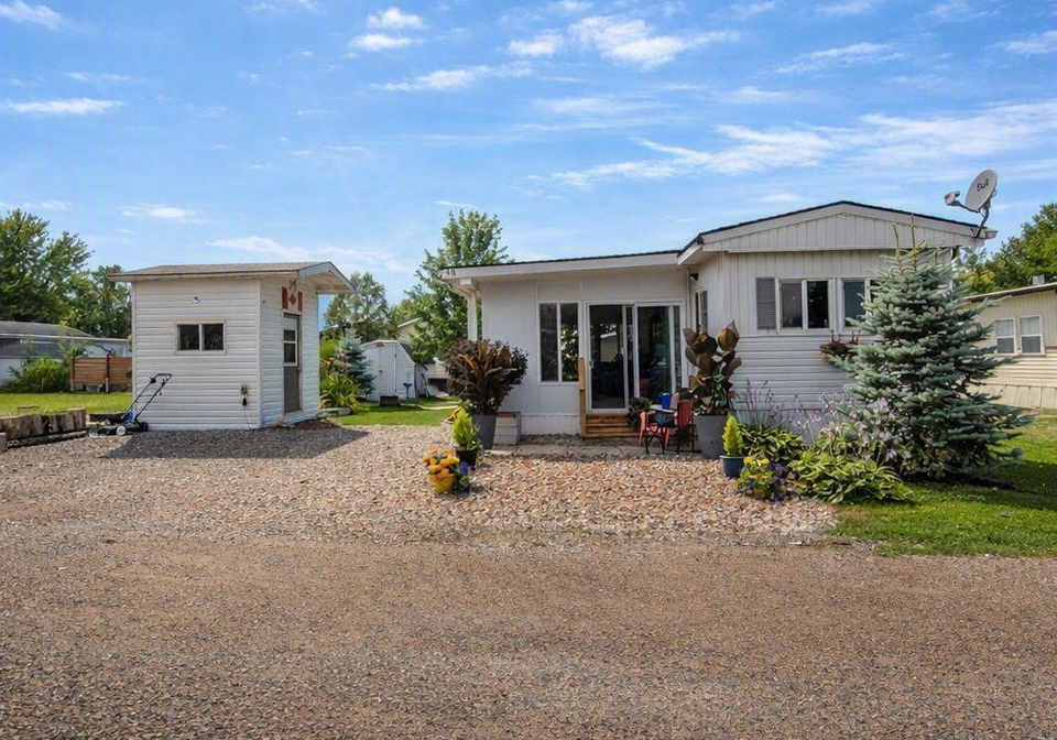 79681-bluewater-highway-central-huron-ontario-x13640618