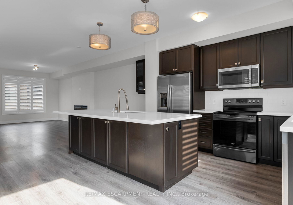 2-waterview-lane-grimsby-ontario-x13640698
