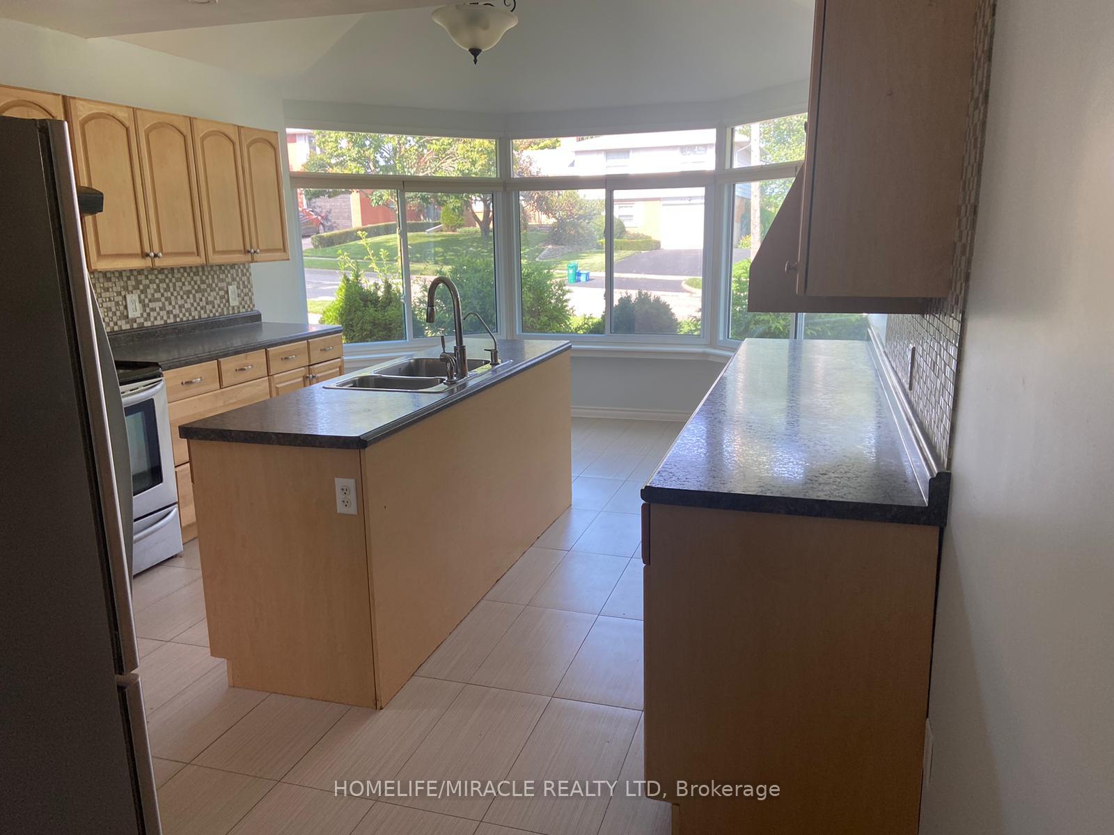 25-thornridge-crescent-kitchener-ontario-x13640754