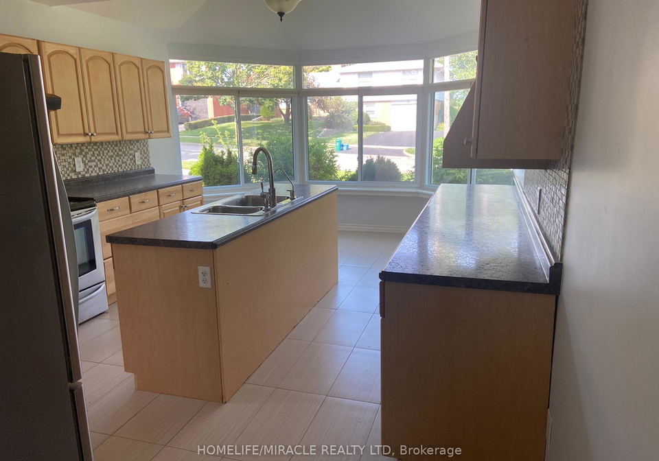 25-thornridge-crescent-kitchener-ontario-x13640754