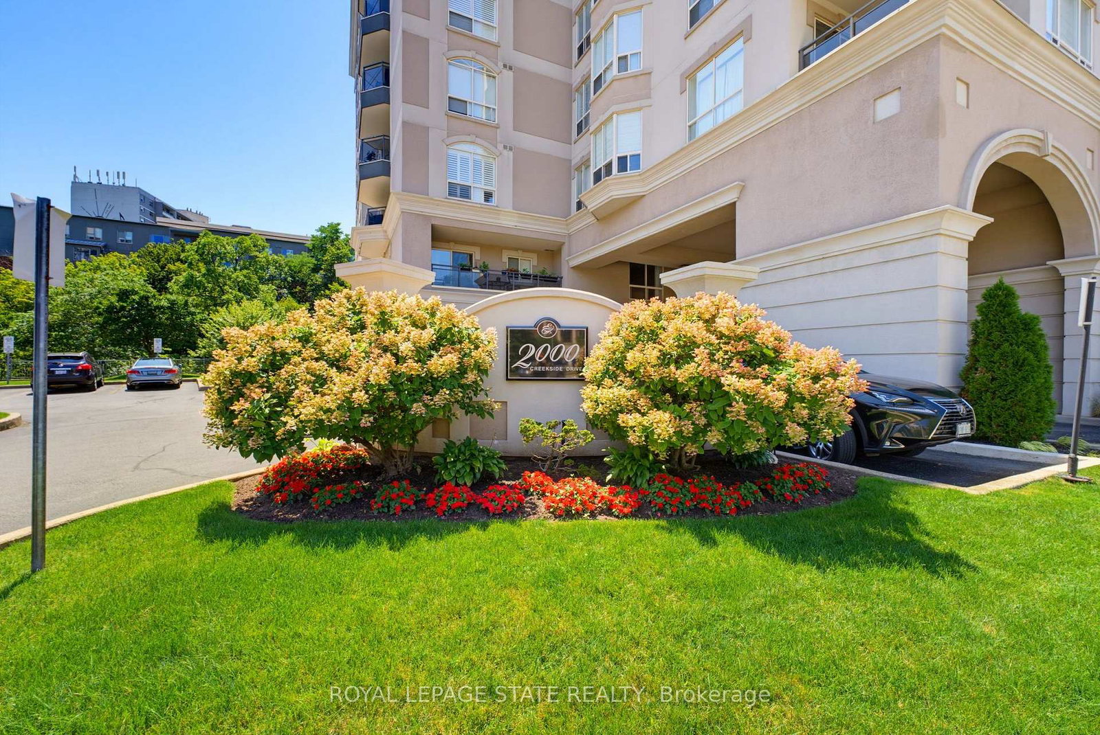 2000-creekside-drive-hamilton-ontario-x13640880