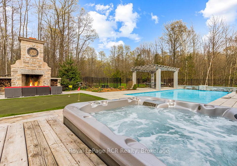 758335-girl-guide-road-georgian-bluffs-ontario-x13640986