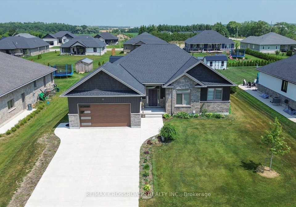 11-mctavish-crescent-huron-kinloss-ontario-x13641412