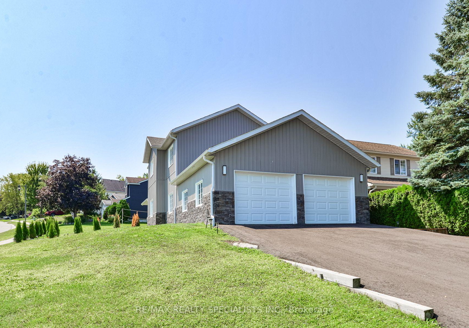 15-lankin-avenue-bracebridge-ontario-x13642084