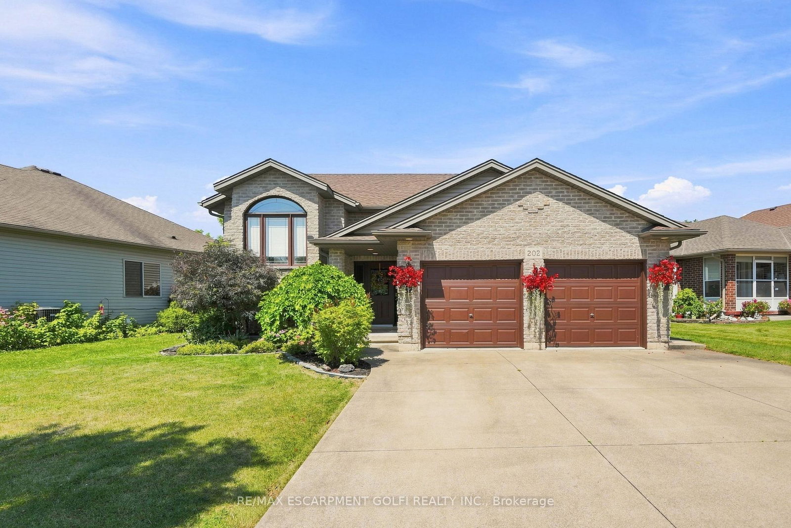 202-wellbrook-boulevard-welland-ontario-x13642202